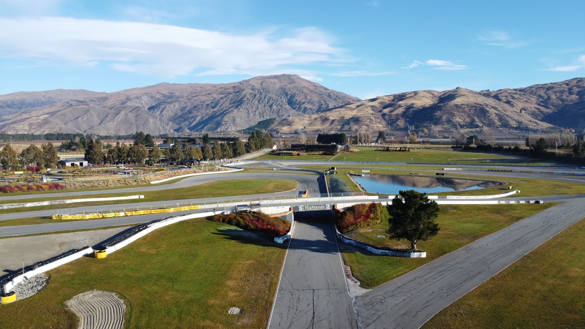 Racing at Highlands Motorsport Park