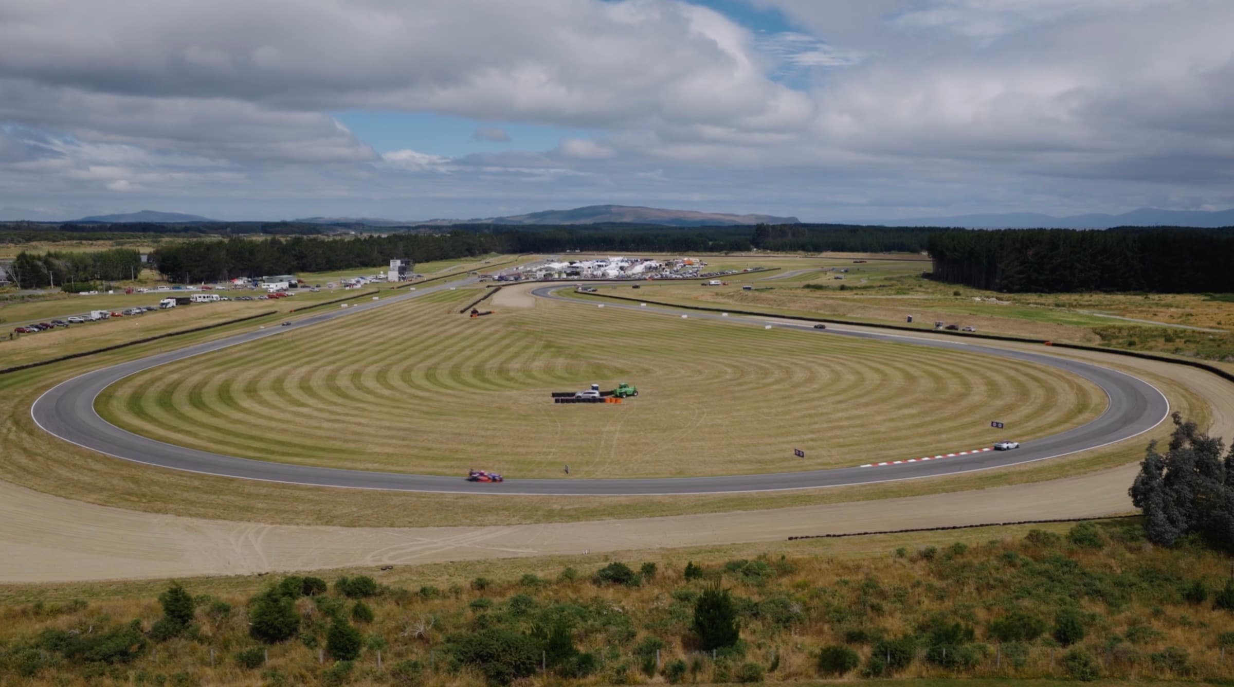 Racing at Teretonga Park